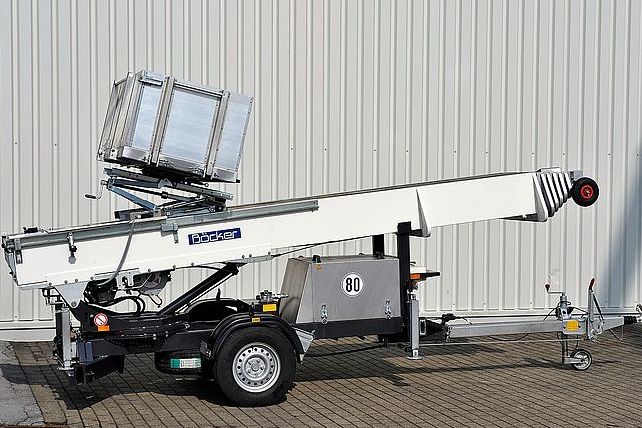 Monte charge tracté